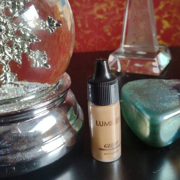 NEW! LUMINESS - Brightening GLOW - Airbrush Brightener Illuminator .25 oz SEALED - Picture 2 of 4